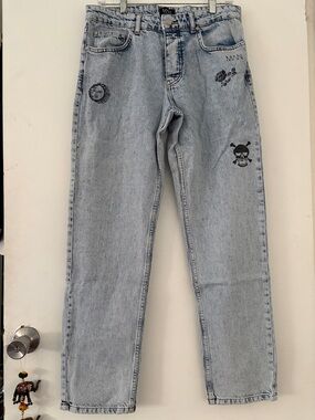 Men's Slim-Straight Light Blue Denim Jeans with Black Graphic Accents
